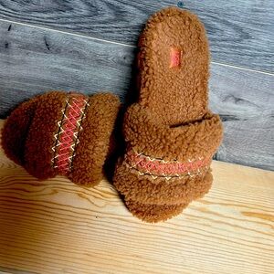 UGGs slippers
